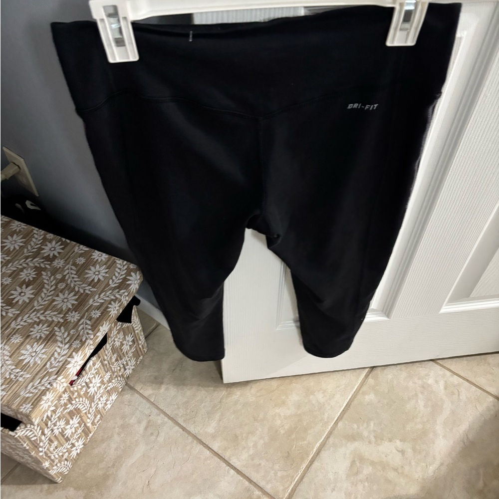 Nike Black Leggings Form-Fitting Stretch - Picture 3 of 4